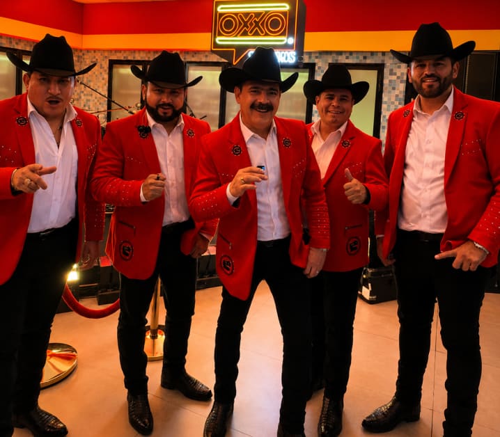 Reproducir segundo reel de OXXO Sessions
